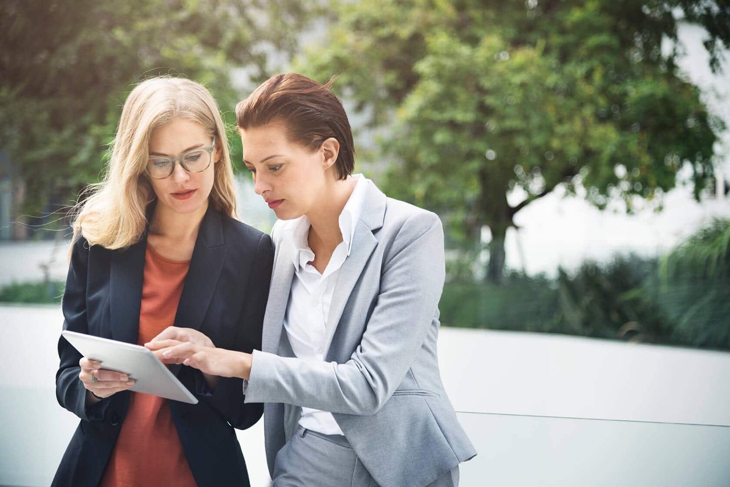 businesswomen